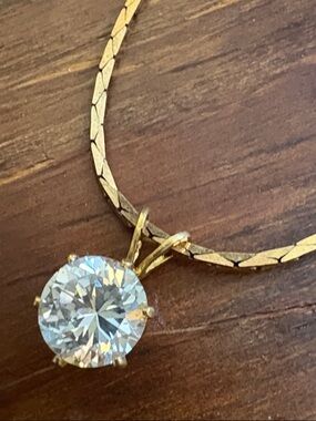 Solitaire Pendant Necklace - Classic Sparkle